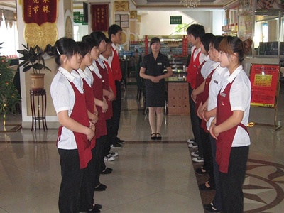 传统餐饮如何度过低迷期？渔跃在线为你揭秘破局之道