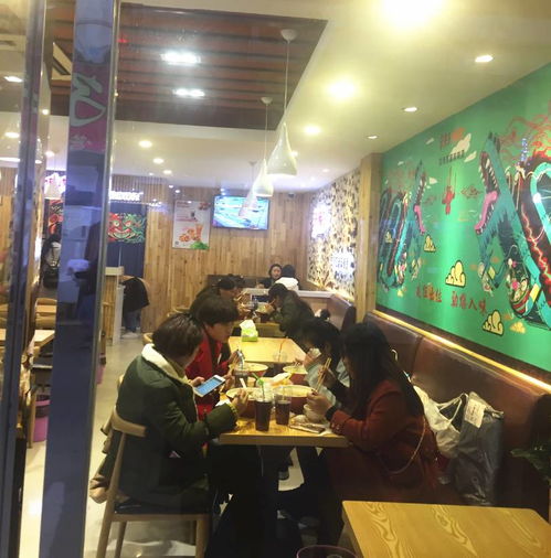 餐饮服务市场 挑战与机遇并存，未来前景广阔